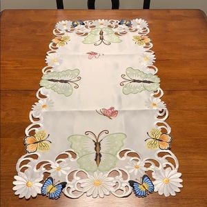 Table Runner